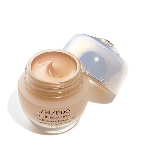 Future Solution LX Total Radiance Foundation SPF17
